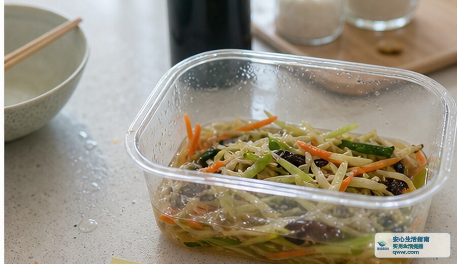 隔夜拌菜出水 先别再加料