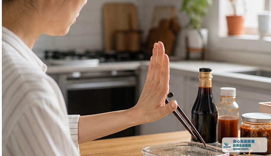 剩面条发黏 先别拌酱继续吃