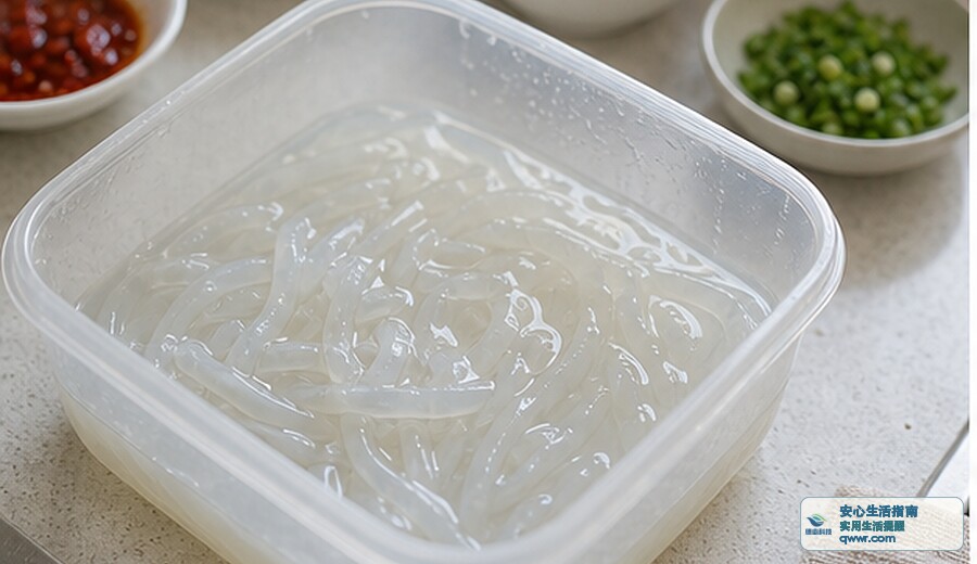 凉粉放久出水 先别再调味