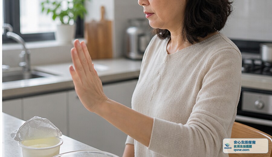 开封酸奶出水 先别继续拌水果