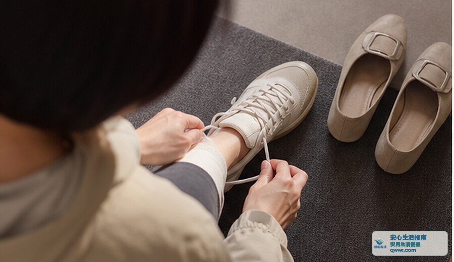 早上不想出门 先把鞋放到门口