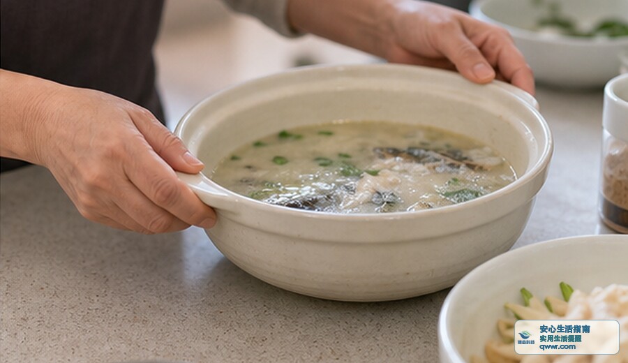 剩鱼汤有泡沫 先别再煮开喝