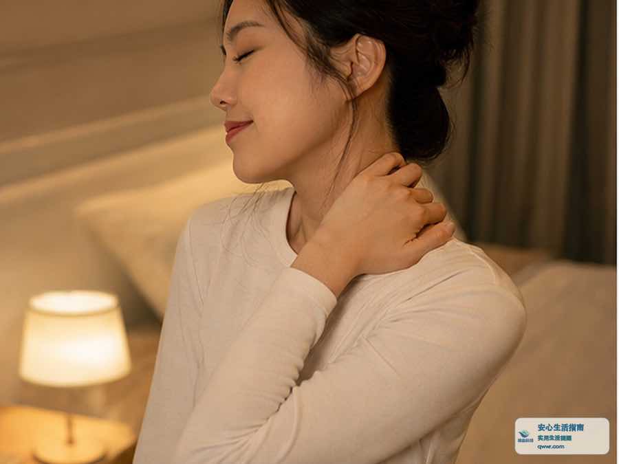 晚上越躺越累 先放松肩颈