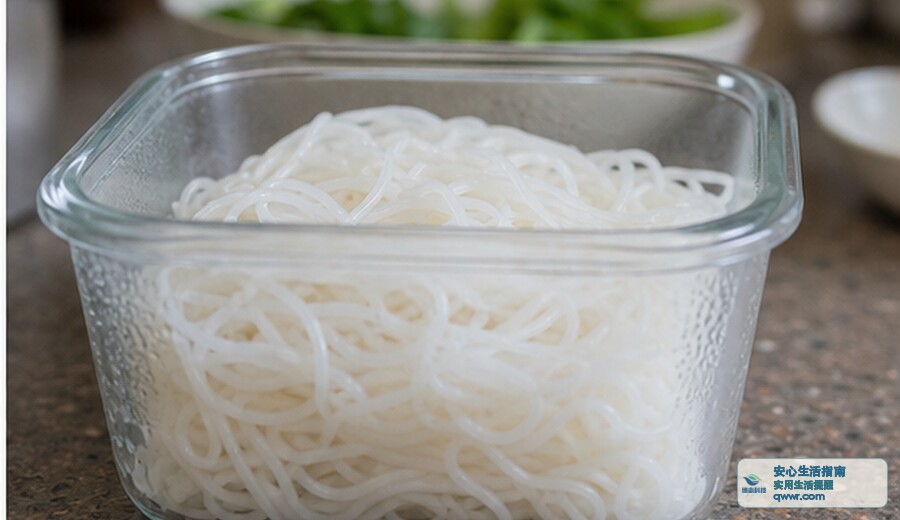 剩米粉有酸味 先别再炒着吃